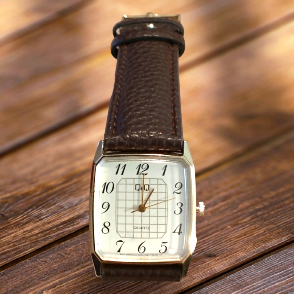 Q&Q White Dial Ladies Watch
